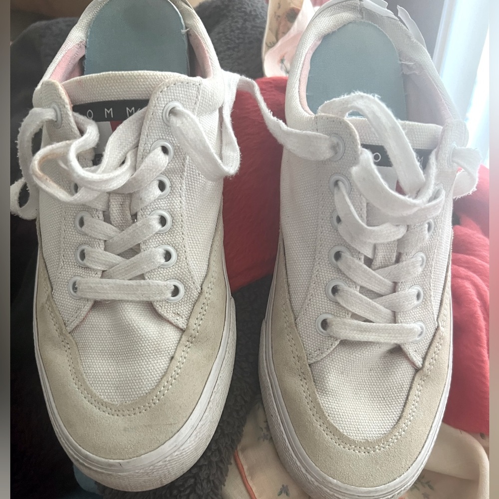 Tommy Hilfiger White and Tan Athletic Shoes